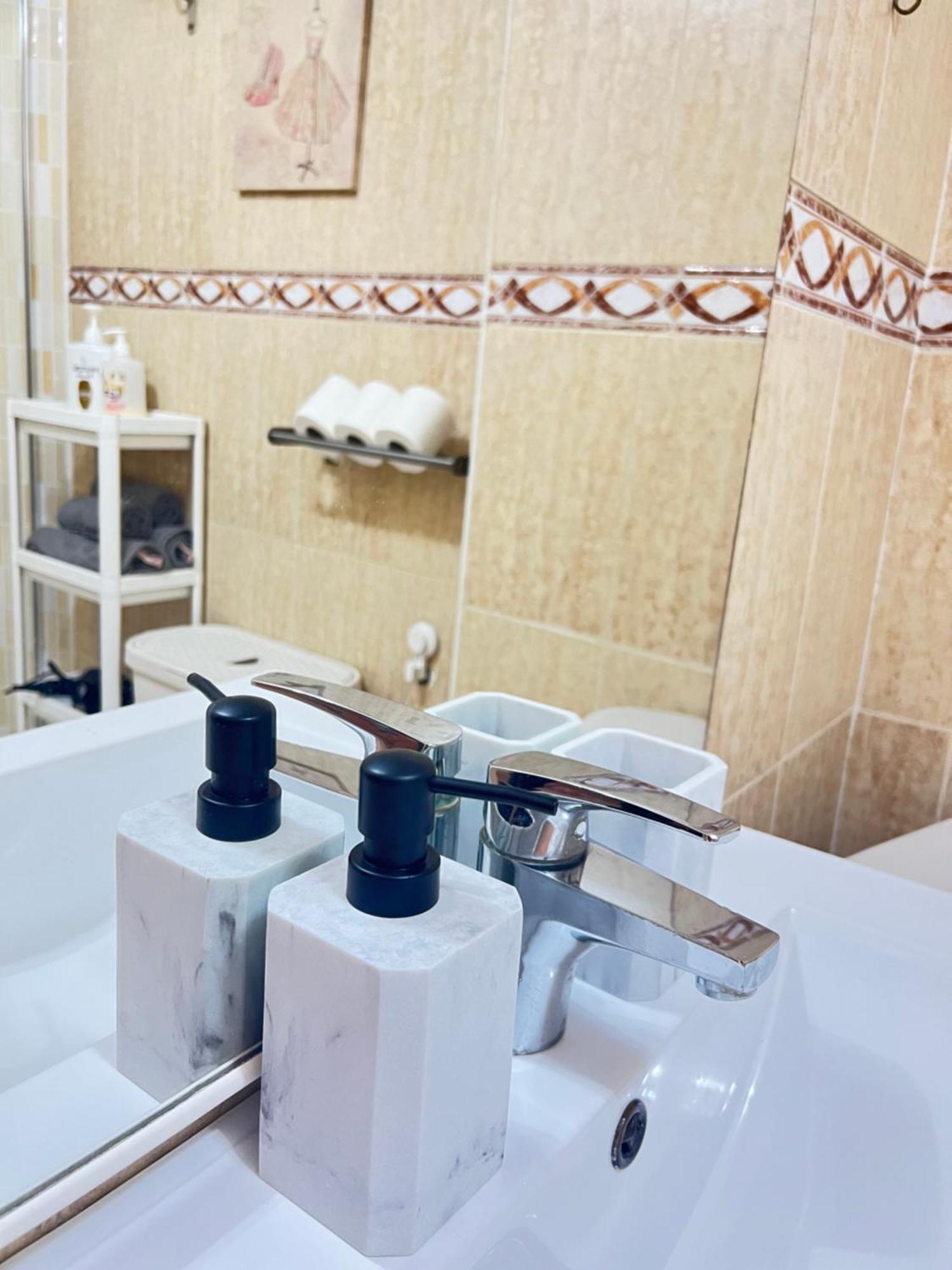 Renovated Cosy Studio 350 M Playa Del Cura, With Official Touristic License Torrevieja Exterior photo